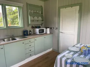 Market Street Shepherd's Hut Leitrim - Image 4