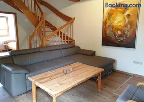 Familienfreundliches wunderschönes Ferienhaus mit Terrasse und Grill - Image 4