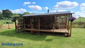 Oskar's Shepherd's Hut at Snug Hollow - Image 2