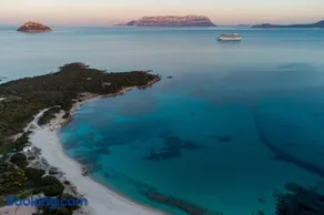 Spiaggia Bianca Pedra Rosa - Your House in Sardinia - Image 1