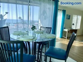 SurfView VR - Best Ocean and Pier View, 5 mins to Beach, Cozy Patio, Pet Friendly - Image 3