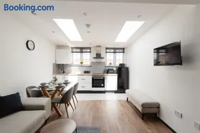 Two Bedroom Executive Pad by Traboule Properties Ltd - Image 1