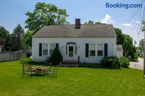 Family & Dog Friendly 4BR in Downtown NE Harbor - Millbrook - Image 2