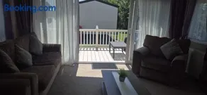 3 Bedroom caravan St osyth beach holiday park with free WiFi and parking - Image 3