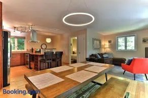 the SHACK - Three Bedroom Home Close to Ski Resort with Hot Tub - Image 1