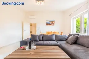 Paramount Apartments - Image 5