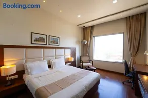 Manish Aura Grand - Image 2