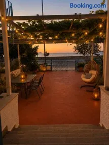 Electra House-Central Sea View Home - Image 1