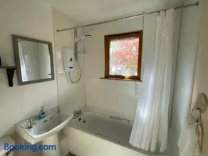 The Wee Hoose near Loch Ness, private garden, private parking - Image 4