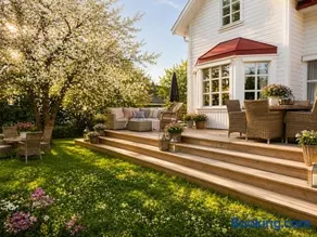 Detached house with terrace and garden close to the sea and town - Image 1