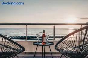 Sunset Beach House - Image 2