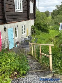 Hyggelig lite bosted ved sjøen, nær sentrum i Valnesfjord - Image 2