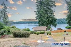 Bremerton Waterfront Views - Image 1