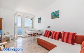2 Bedroom Beach Front Apartment In Lukovo Sugarje - Image 3