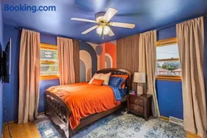 Luxury 8 guest, King Bed, garage - Image 5