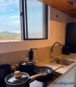 Apartamento Centro Bertioga Casal e Família - Ar Condicionado - Praia da Enseada - Image 3