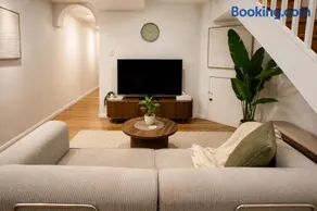 Sydney City House - Walk to The Star & Darling Harbour - Image 2
