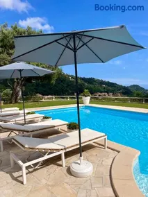Villa-Monti Luxury Villa with Private Pool, Fully Air Conditioned Bedrooms, 5 Star Superhosts! - Image 2
