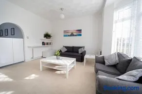 Modern Flat in Porthcawl - Image 3