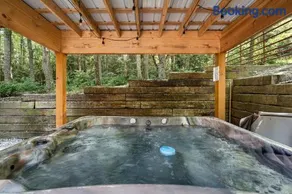 Sitting Bear Cottage Flying Squirrel Cottages - Image 1