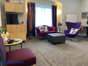 VIP Suites for Business Women, Nurses, College Moms Traveling to Indianapolis - Image 1