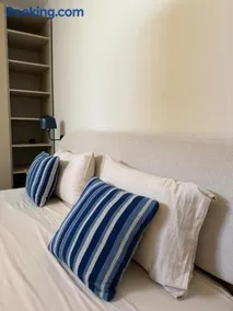 Modern Apt near the Sea - Image 1