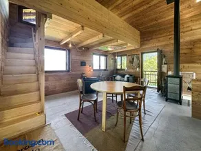 Alpine Nest Chalet, Stunning Mountain Views - Image 2
