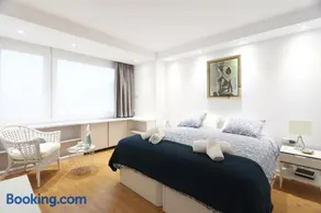 Urbantec Realty - Plaza de Colón - Image 2