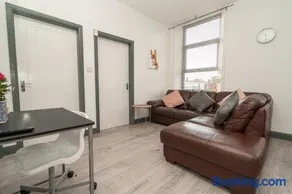 Stunning 3 Bedroom Apartment in Fleetwood - Image 2