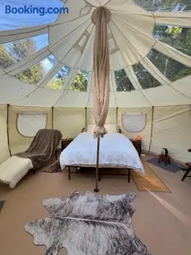 Cozy Glamping Tent with Sauna - Image 4