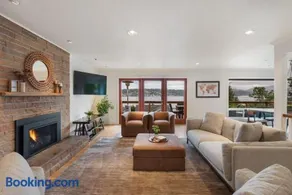 Lakeview house centrally located - Image 2