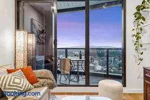 2 Bedroom apartment opposite Austin Hospital - Pool, Gym & 10th floor Views - Image 1