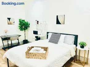 Modern New Studio Cozy&Prime Location - Image 1