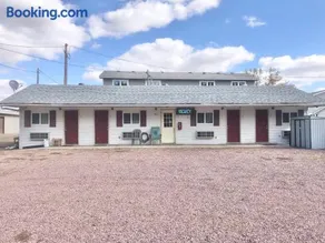 Town N' Country Motel & Shuttle - Image 1