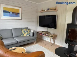 Cozy Family House with Sea Views in Historic Nyksund - Image 5