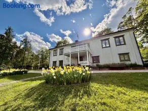 A magnificent mansion and beach sauna in Helsinki! - Image 1