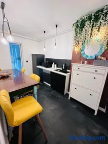 Central Place to Stay - Image 3