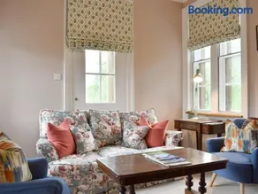 Low Lodge at Broughton Sanctuary - Image 3