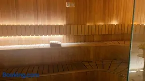 Luxury Sky Residence at Mercury Tower 22nd Floor Sea View Infinity Pool - Image 4