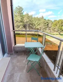Sea View Luxury Apartments- Forest Retreat Luxury Suite - Image 5