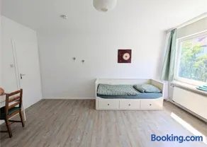 Zentrales Zimmer im Grünen, Messezimmer direkt am Hbf - Image 4