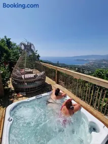 Petit coin de paradis, vue panoramique mer &montagne, piscine privée... - Image 1