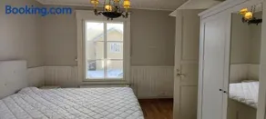 Kirstulan Kartanon päärakennuksen upea päätyhuoneisto - Image 4