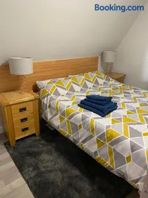Hayfield lodge - Image 4
