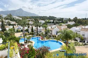 Senorio de Gonzaga Great 2 bedroom apartment with a lovely community pool in the heart of Nueva Andalucia - Image 1