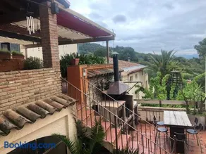 Maison de vacances 'Casa Rústica Cal Mian' avec vue sur les montagnes, Wi-Fi et climatisation - Image 1