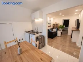 Renovated Upstairs Apartment - Image 2