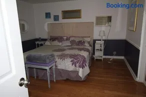 Private Cottage in Carnegie - Close to Downtown - Pet Friendly - Image 4