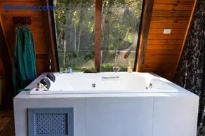 Cabana com Hidromassagem e Vista, a 12km de Treze Tílias - Image 2