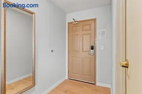 Willow Inn Suites Rochester - Image 1